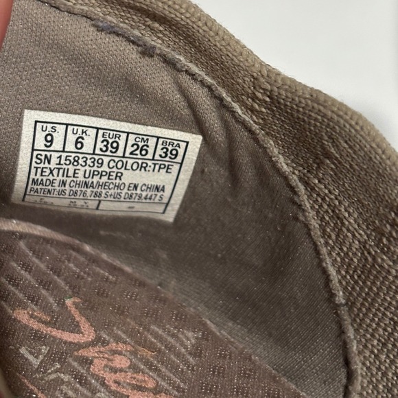 Skechers Women's Stretch Ballet Flats Taupe Knit Slip On Comfort Shoes Size 9 - Picture 7 of 9